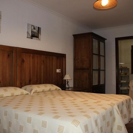 Hostal Monte Rio Hotel Trescares Exterior photo